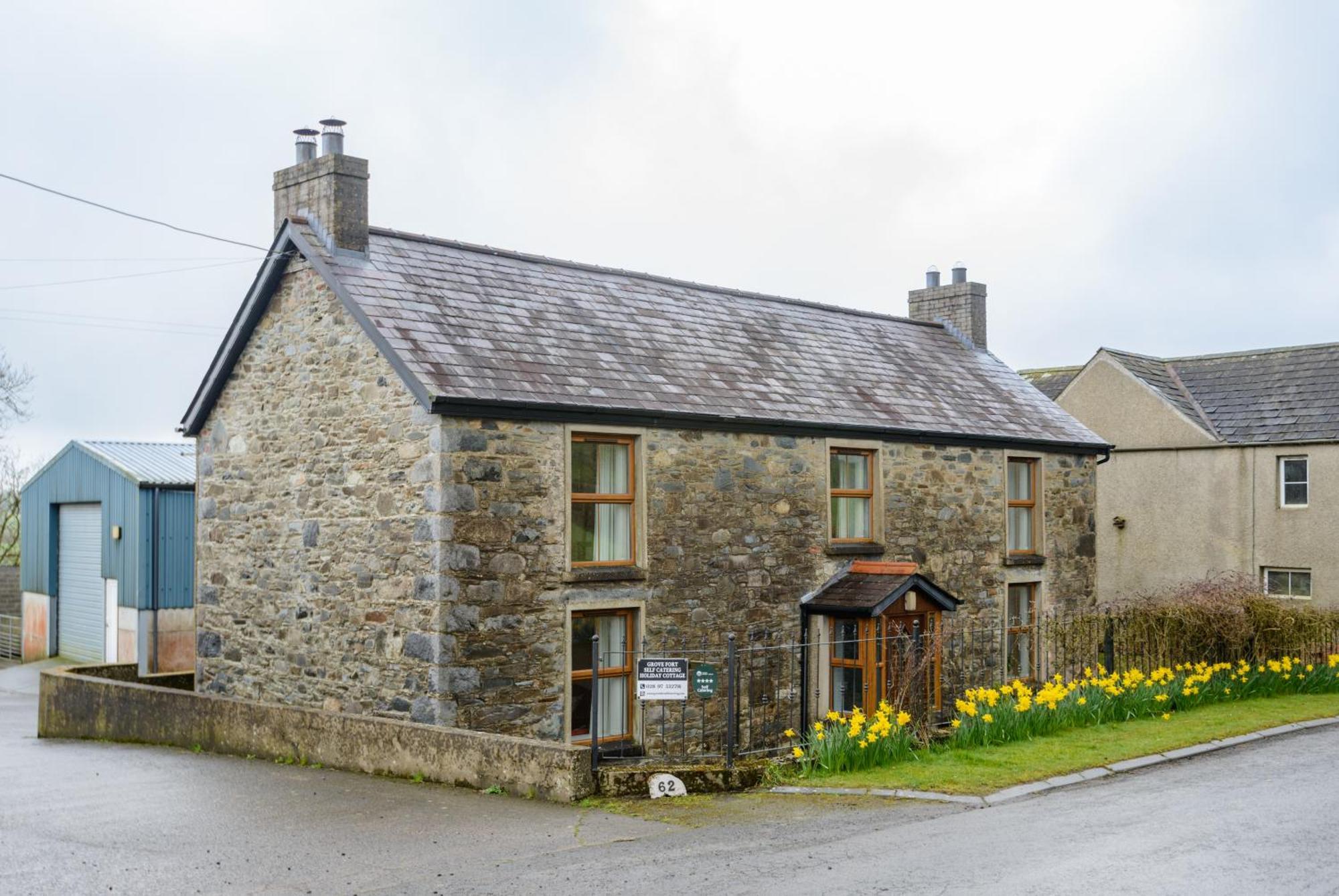 Grove Fort Self Catering Farmhouse Finnis Exterior photo